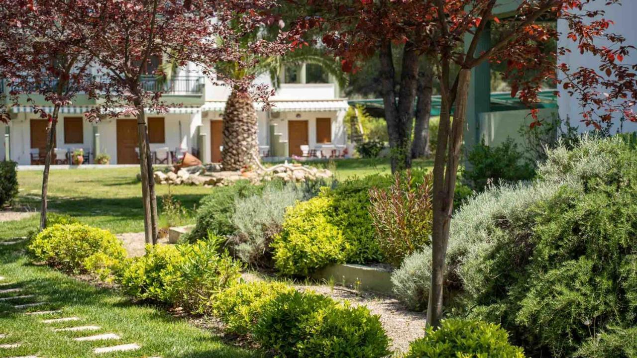 Alexandros Hotel Apartments Вурвуру Екстериор снимка