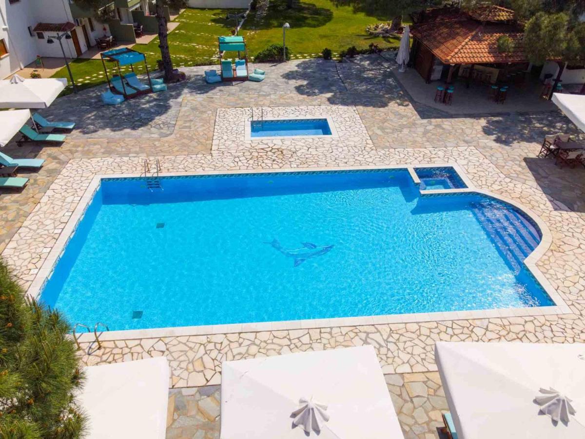 Alexandros Hotel Apartments Вурвуру Екстериор снимка