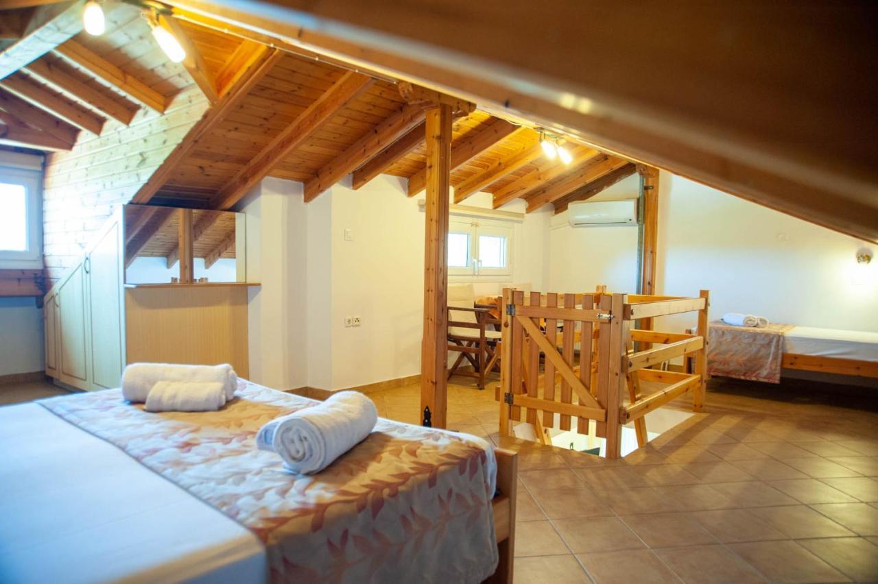 Alexandros Hotel Apartments Вурвуру Екстериор снимка