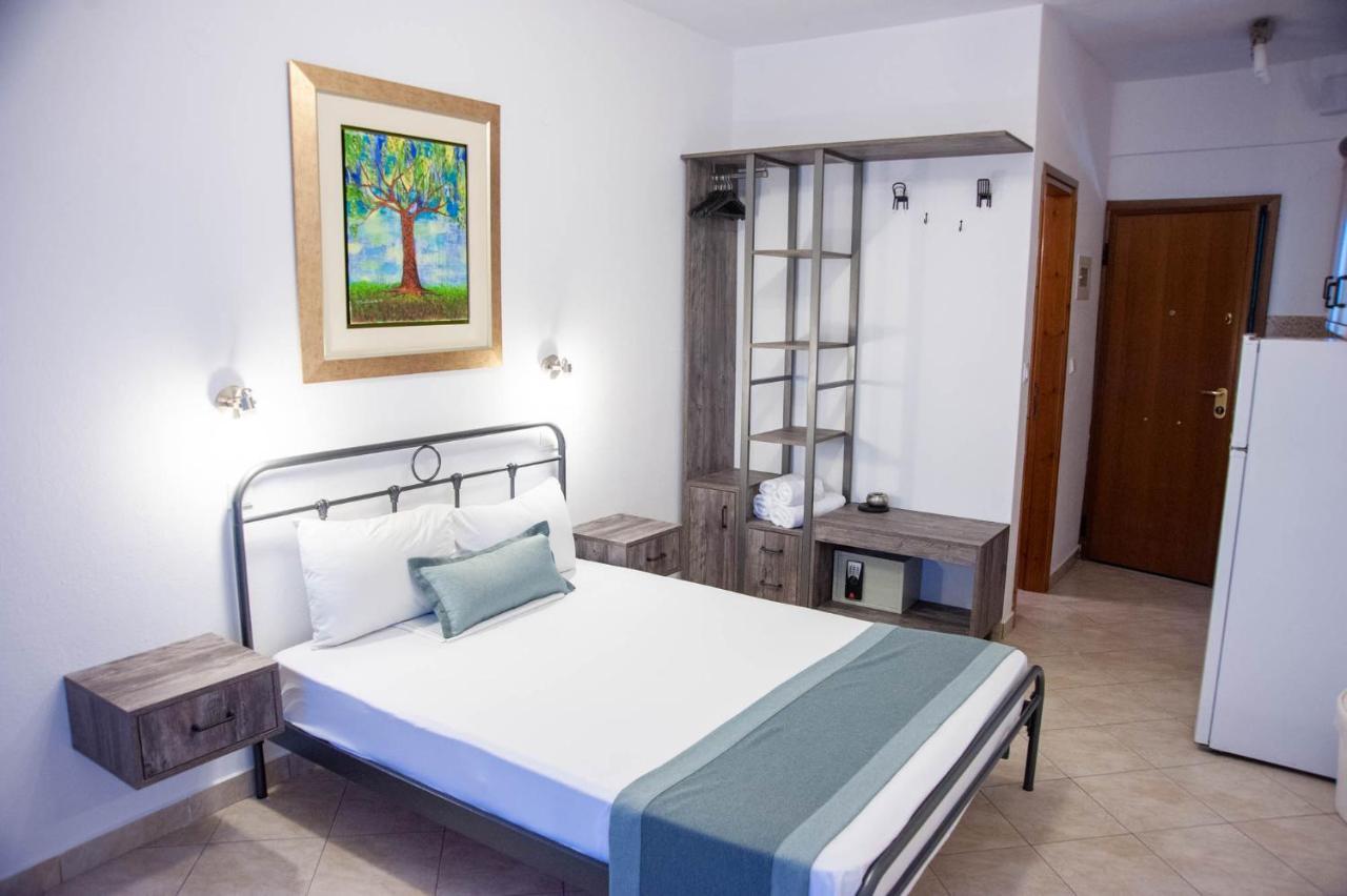 Alexandros Hotel Apartments Вурвуру Екстериор снимка