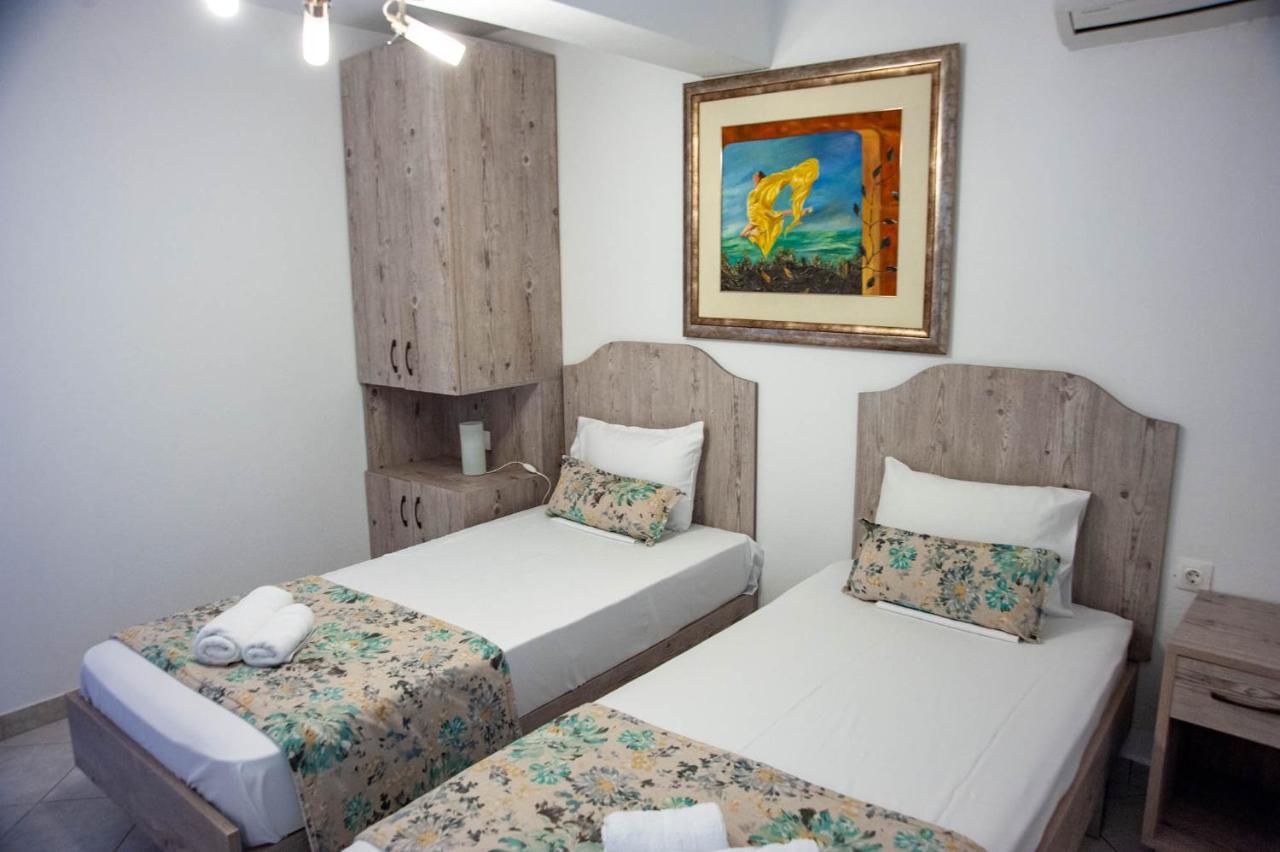 Alexandros Hotel Apartments Вурвуру Екстериор снимка