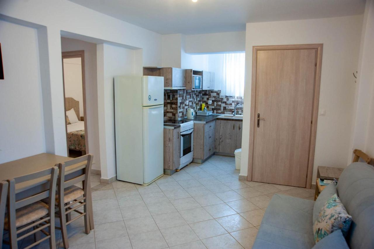 Alexandros Hotel Apartments Вурвуру Екстериор снимка