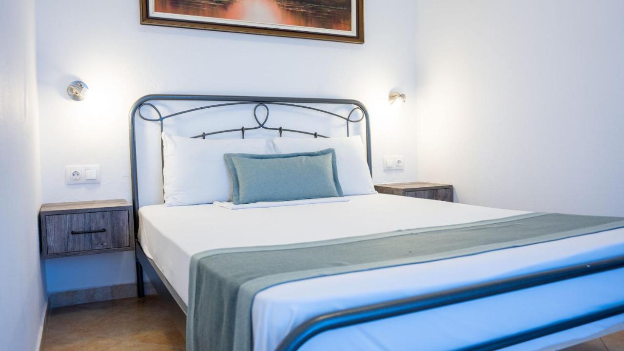 Alexandros Hotel Apartments Вурвуру Екстериор снимка