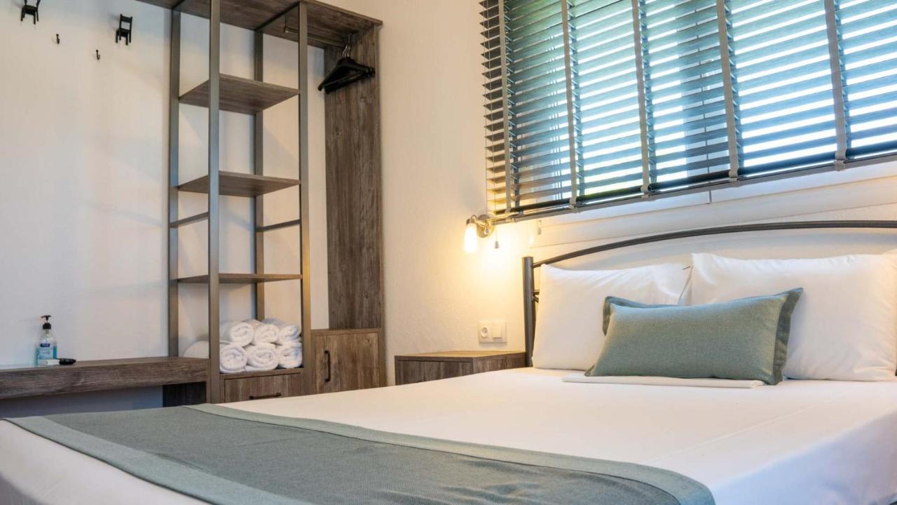 Alexandros Hotel Apartments Вурвуру Екстериор снимка