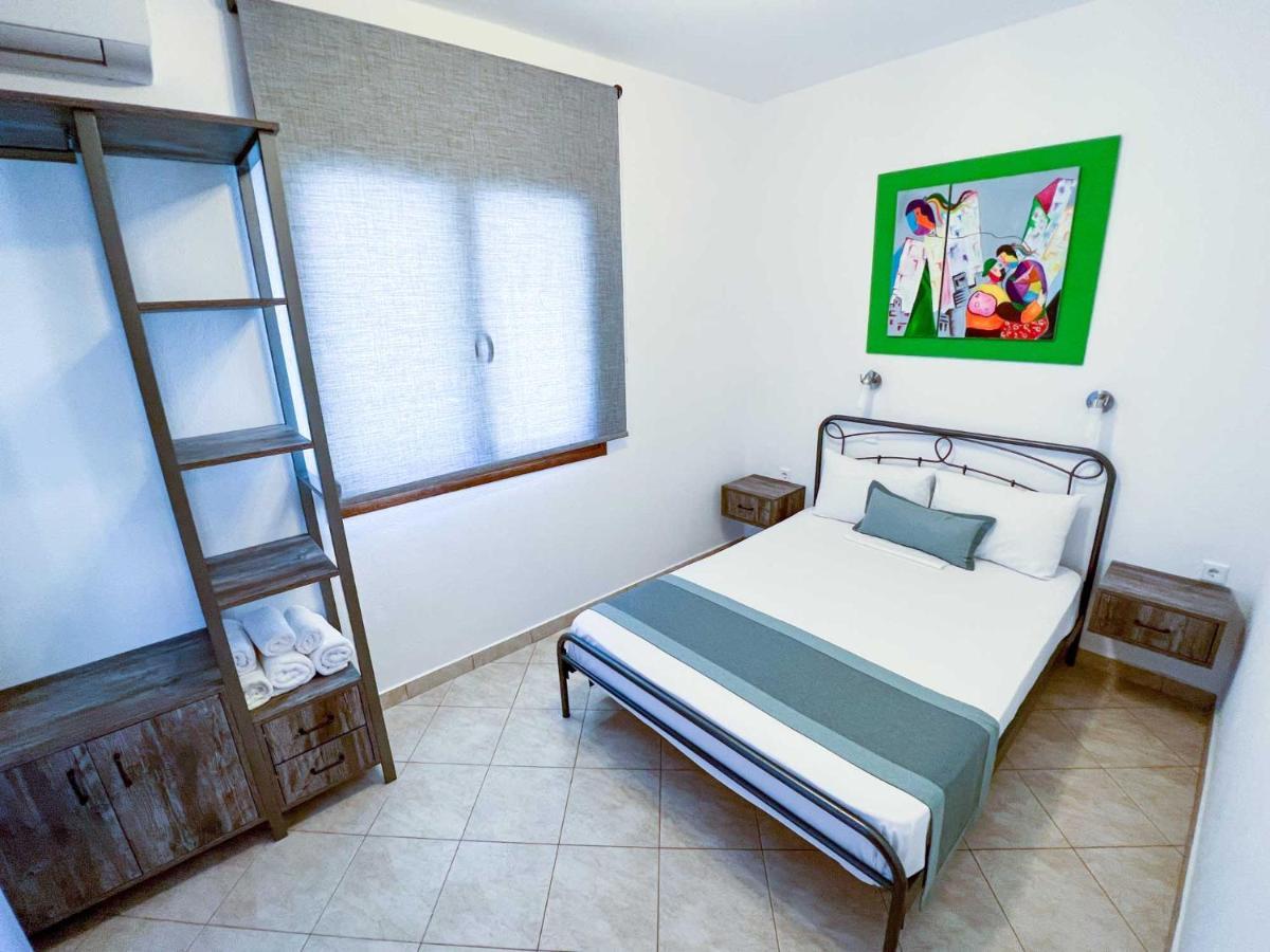 Alexandros Hotel Apartments Вурвуру Екстериор снимка