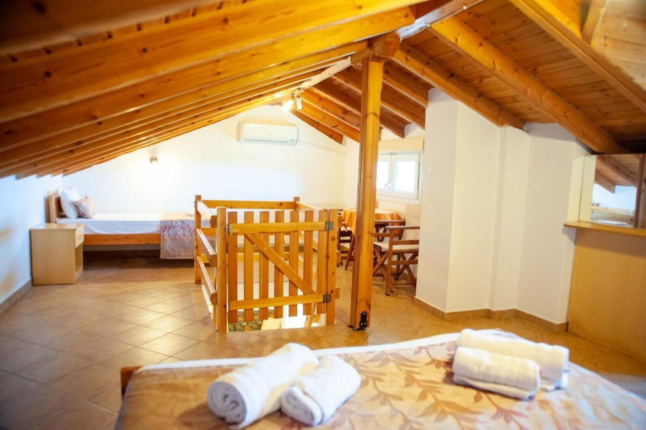 Alexandros Hotel Apartments Вурвуру Екстериор снимка