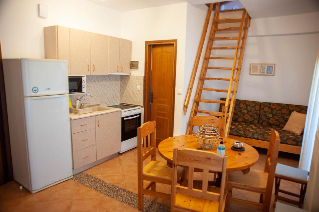 Alexandros Hotel Apartments Вурвуру Екстериор снимка