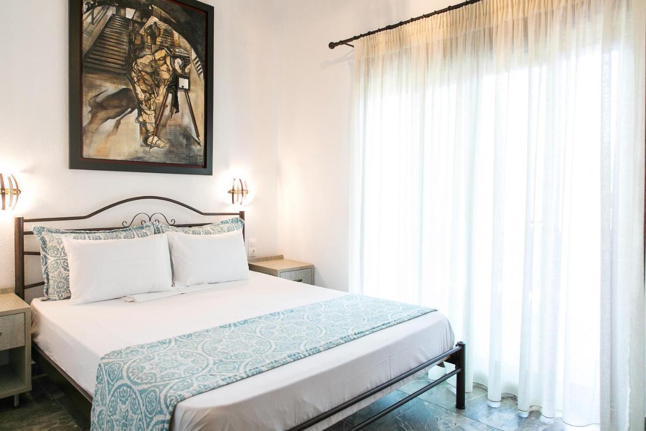 Alexandros Hotel Apartments Вурвуру Екстериор снимка