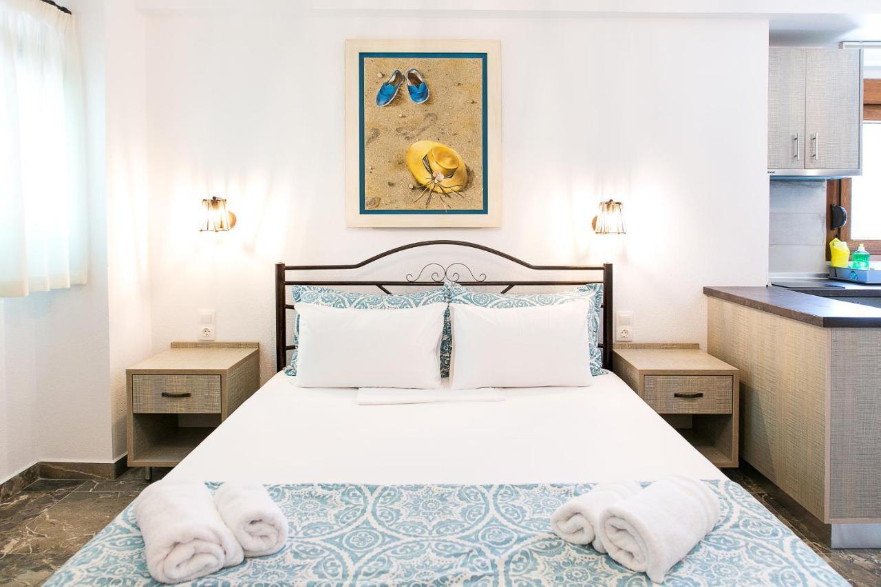 Alexandros Hotel Apartments Вурвуру Екстериор снимка