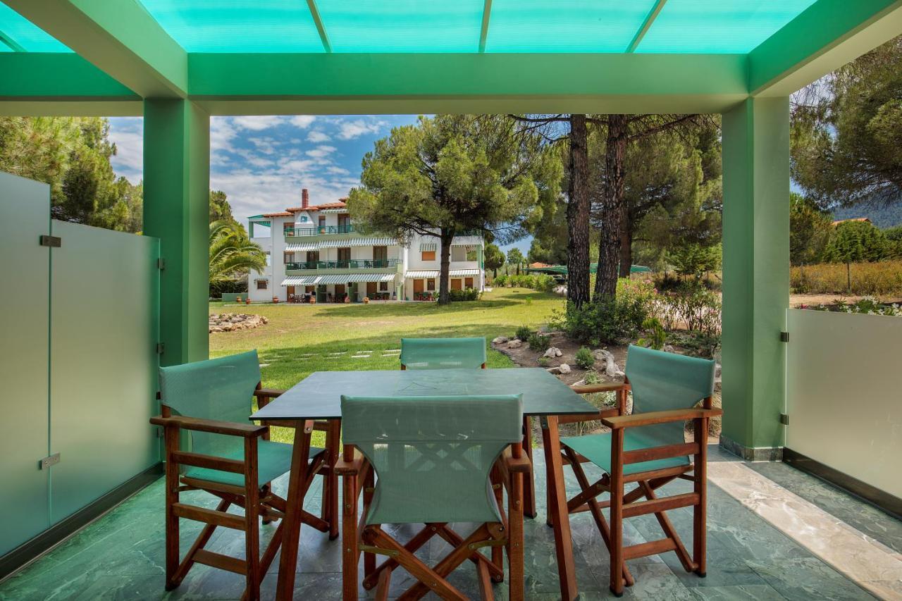 Alexandros Hotel Apartments Вурвуру Екстериор снимка