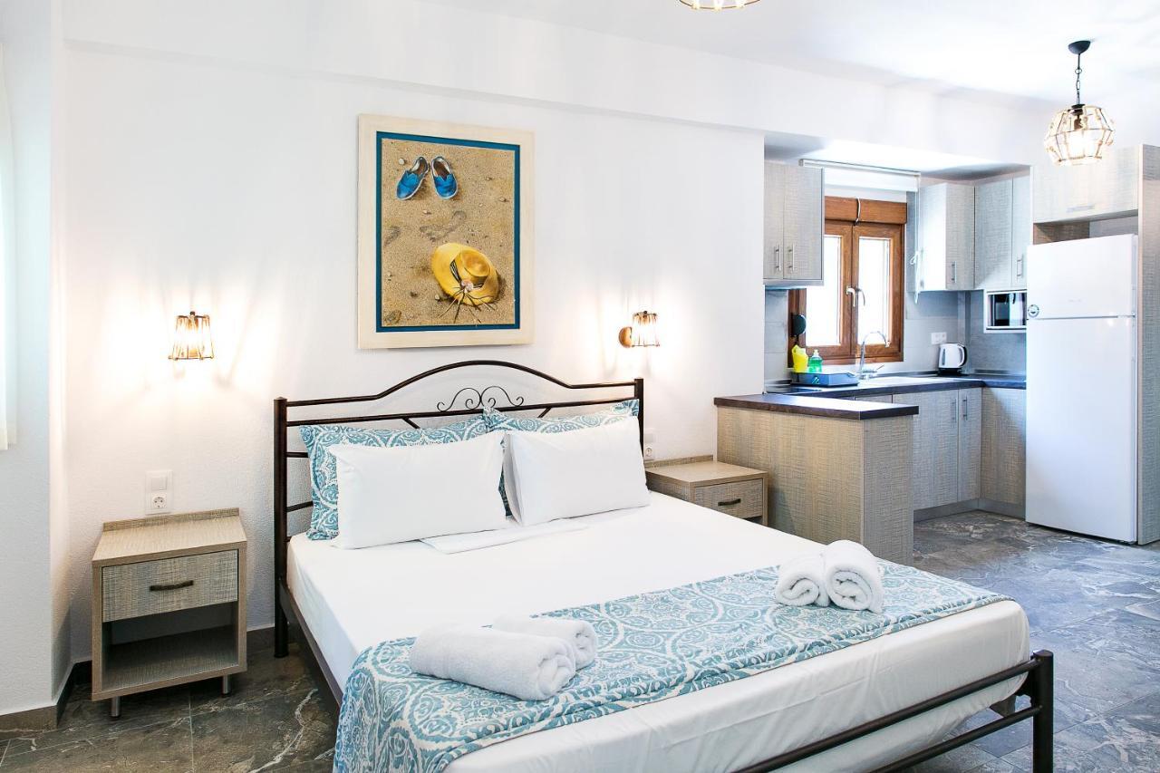 Alexandros Hotel Apartments Вурвуру Екстериор снимка